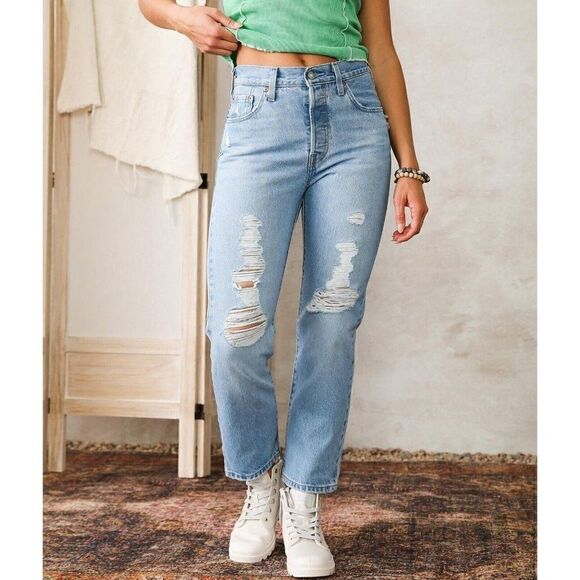 Levis 501 Original Cropped Jeans Womens 30x26 Medium Wash Distressed 362000215 - Picture 1 of 4